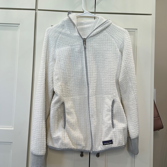 Women’s Patagonia, white fleece reversible jacket with gray detail, size small - Picture 1 of 8